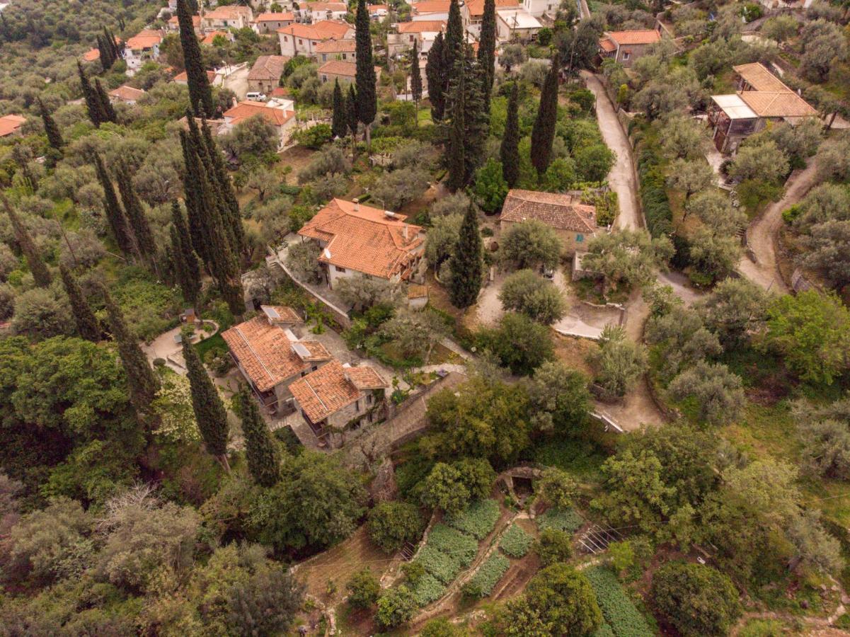 Studios Kyparissi&Spa Tirós Esterno foto